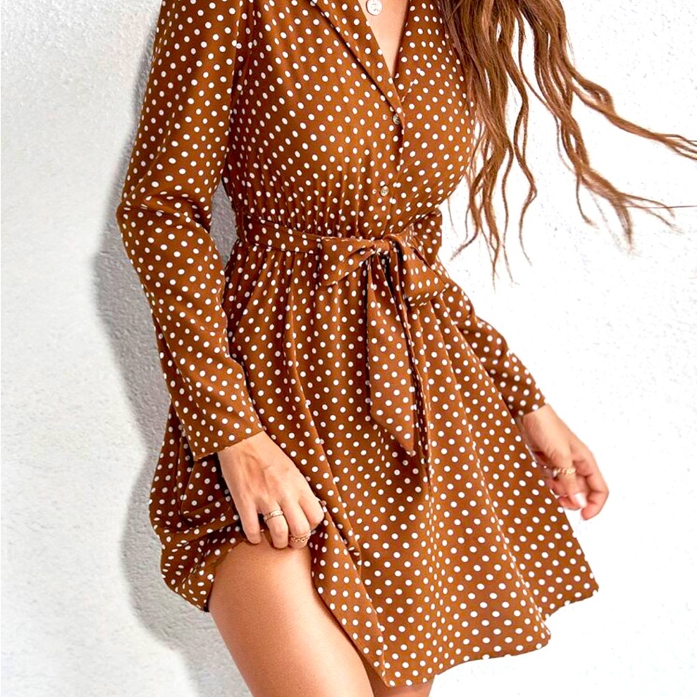 Beautiful dress, nice fabric.